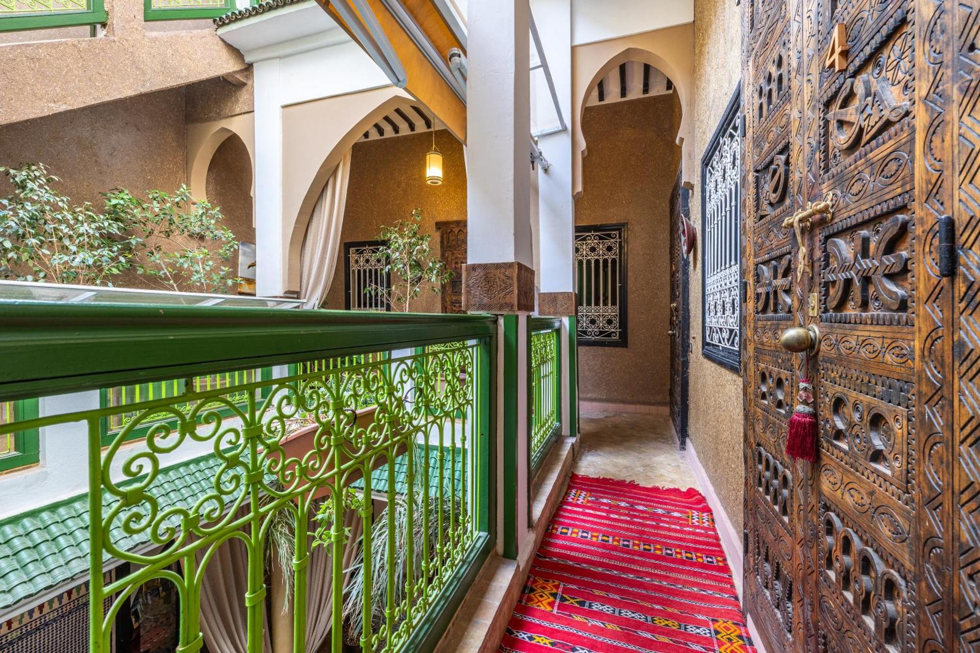 Luzia Bed & Breakfast 4*