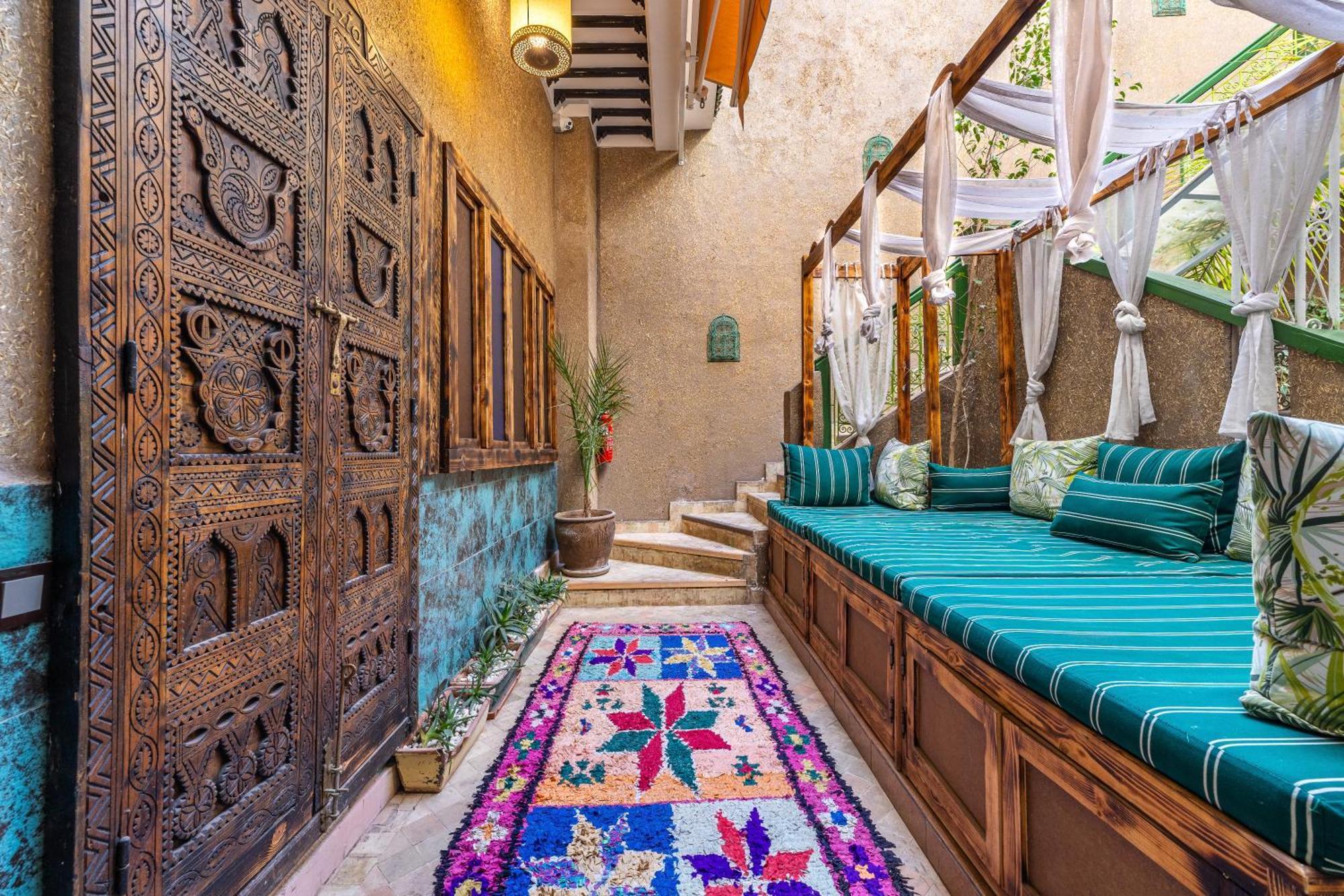 Luzia Bed & Breakfast 4*